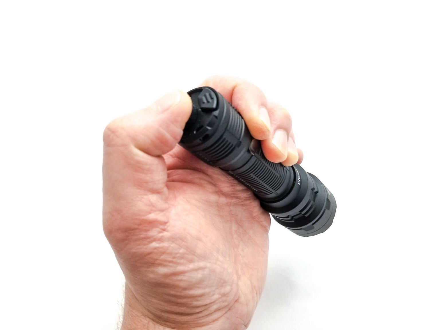 Acebeam P17 review | 4900 lm extreme tactical flashlight | 1Lumen
