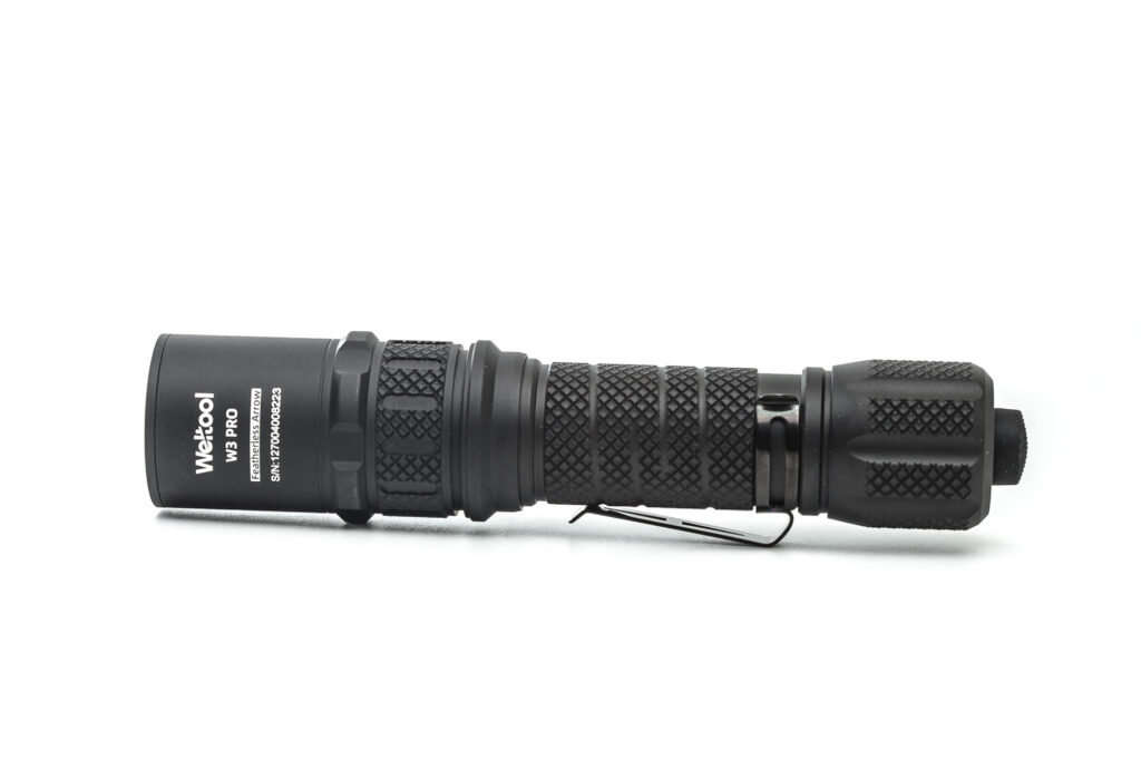 Weltool W3 PRO TAC review | LEP flashlight with 930 lumens
